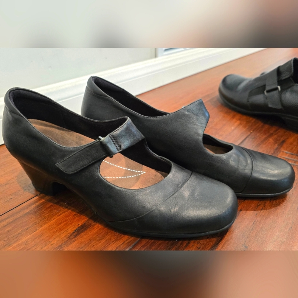 Black Women's Mary Jane Clarks Heels
